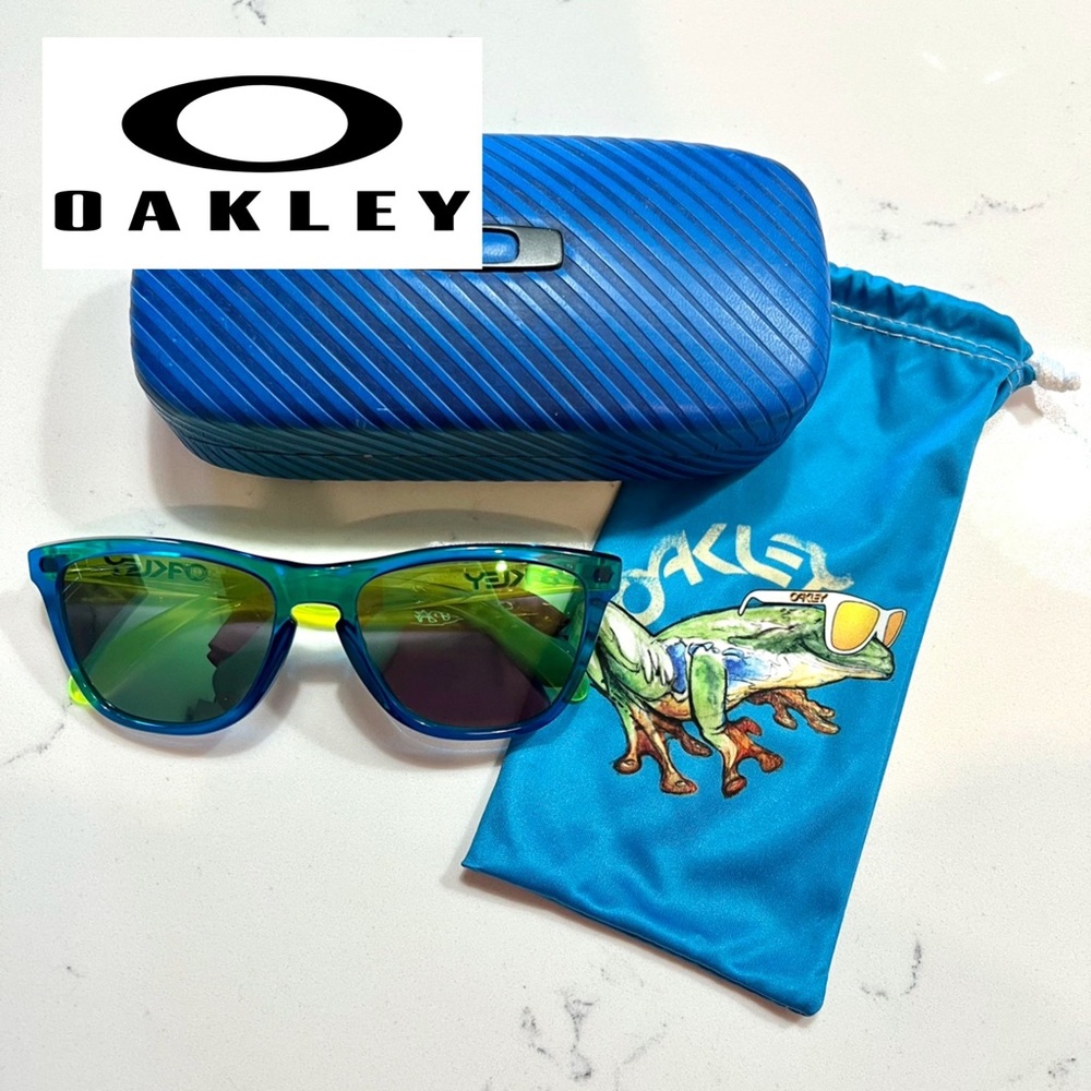 Oakley Men’s Frogskin Blue/Green Sunglasses